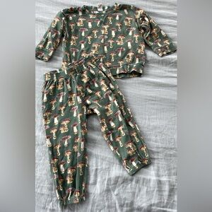 Kate Quinn holiday Mushroom Pajama Set 2T
